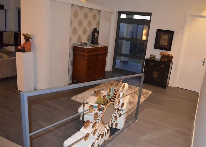 בית כפרי De *